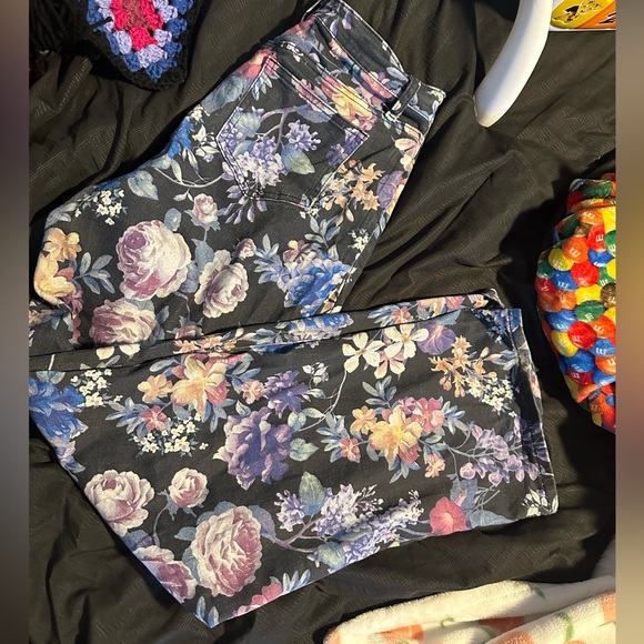 Fashionnova jeans - Picture 3 of 5